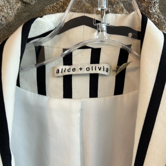 Alice + Olivia Kylie Striped Cotton Blend Twill Blazer - Picture 2 of 8
